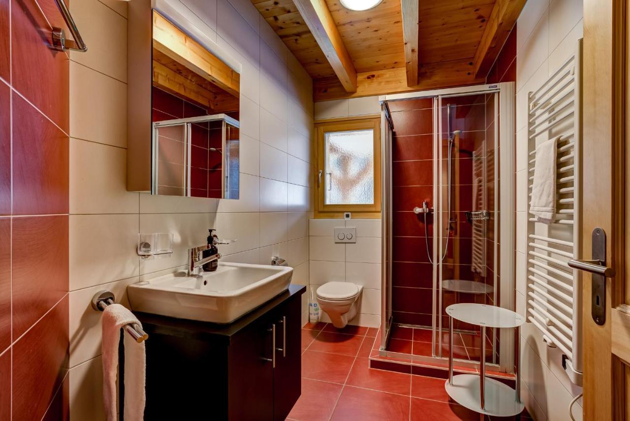 Chalet Flocon De Neige - Jacuzzi - Sauna La Tzoumaz Luaran gambar