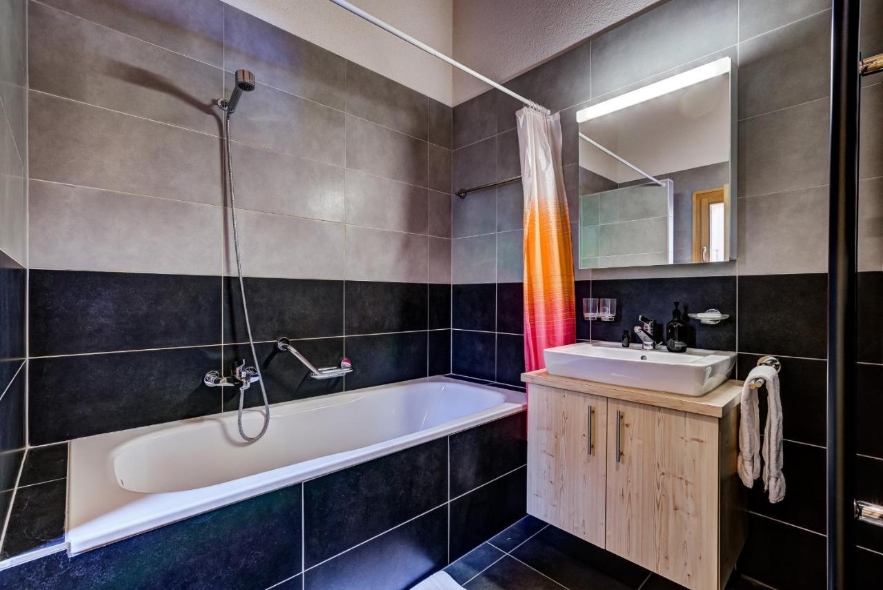 Chalet Flocon De Neige - Jacuzzi - Sauna La Tzoumaz Luaran gambar