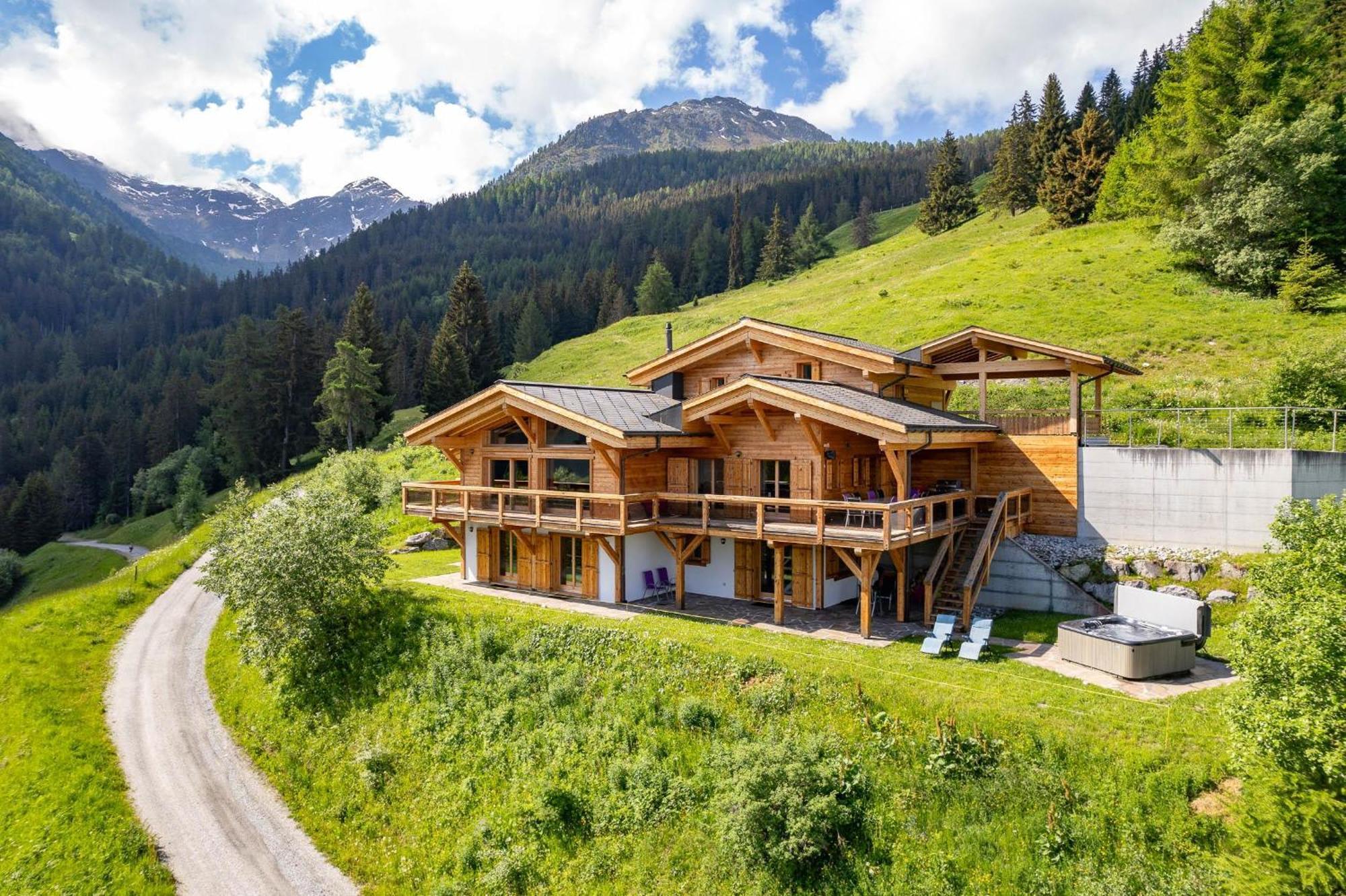 Chalet Flocon De Neige - Jacuzzi - Sauna La Tzoumaz Luaran gambar